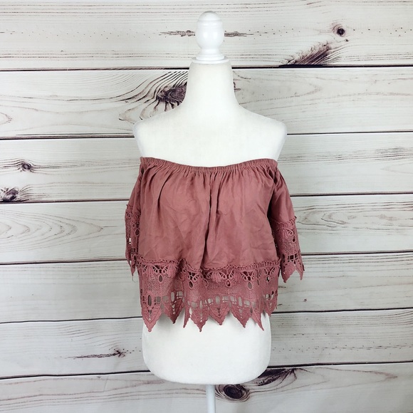 Iris ✨Anthro✨ Dusty Pink Lace Off the Shoulder Top Sz Large - Picture 2 of 7